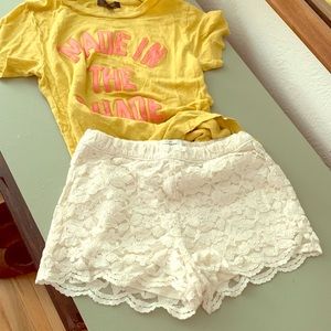 Abercrombie and Fitch cream lace shorts xs